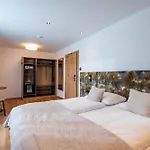 Hotel apartamentowy Gaestehaus Schneeberger