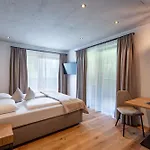 Gaestehaus Schneeberger 3* Майргофен