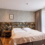 Hotel apartamentowy Gaestehaus Schneeberger
