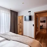 Hotel apartamentowy Gaestehaus Schneeberger 3*