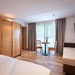 Hotel apartamentowy Gaestehaus Schneeberger 3*