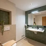 Gaestehaus Schneeberger Майргофен