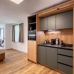Gaestehaus Schneeberger Майргофен