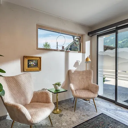Gaestehaus Schneeberger Apartahotel Mayrhofen