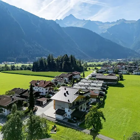 Gaestehaus Schneeberger Апарт-готель 3*