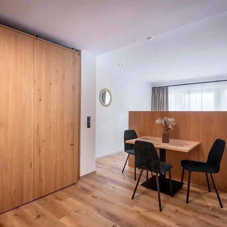 Gaestehaus Schneeberger 3* 迈尔霍芬