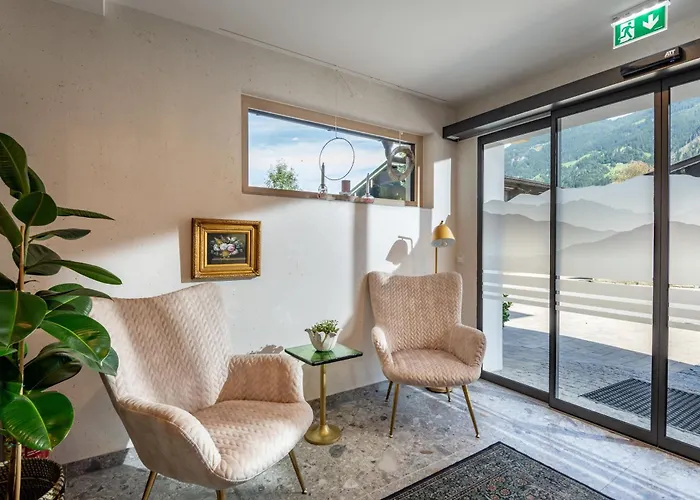 Gaestehaus Schneeberger Апарт-готель Майргофен