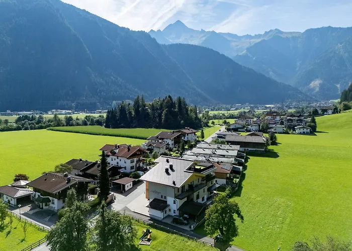 Gaestehaus Schneeberger Hotel apartamentowy 3*