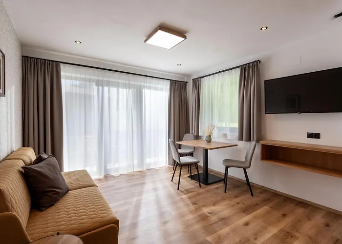 Gaestehaus Schneeberger Апарт-готель Майргофен