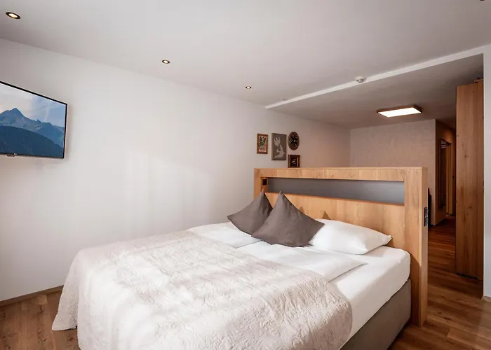 Gaestehaus Schneeberger Апарт-готель Майргофен