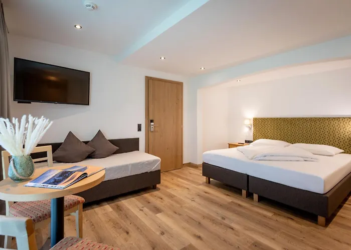 Апарт-готель Gaestehaus Schneeberger 3*