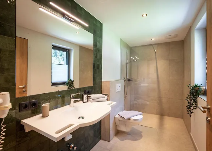 Gaestehaus Schneeberger 公寓式酒店 迈尔霍芬