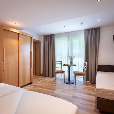 Apart Otel Gaestehaus Schneeberger 3*