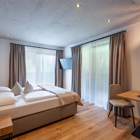 Gaestehaus Schneeberger 3* Mayrhofen