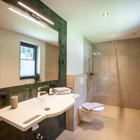 Gaestehaus Schneeberger Aparthotel Mayrhofen