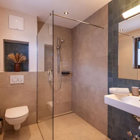 Aparthotel Gaestehaus Schneeberger Mayrhofen